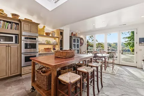 Kitchen - 1892 Claremont Rd, Carmichael, CA 95608 photo 5 of 7