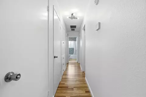 Entry Way - 2801 Warwick Ln, Modesto, CA 95350 photo 2 of 3