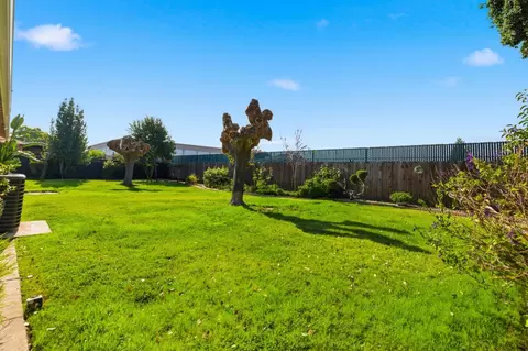 Exterior - 2801 Warwick Ln, Modesto, CA 95350 photo 11 of 11