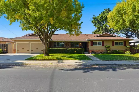 2801 Warwick Ln, Modesto, CA 95350 photo 1