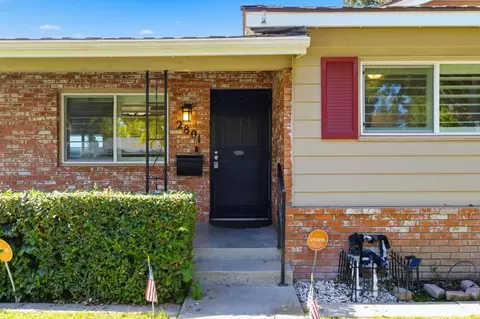 Exterior - 2801 Warwick Ln, Modesto, CA 95350 photo 4 of 11