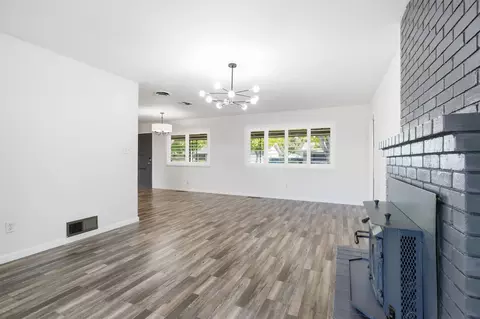 Living - 2801 Warwick Ln, Modesto, CA 95350 photo 3 of 6