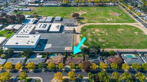 View/Area - 2801 Warwick Ln, Modesto, CA 95350 photo 6 of 8