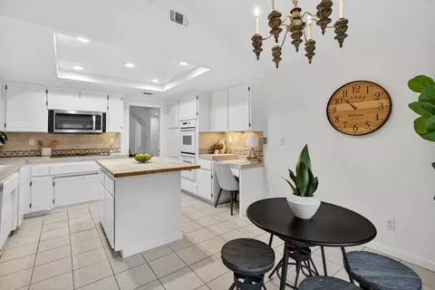 Kitchen - 1005 Harrington Way, Carmichael, CA 95608 photo 8 of 9