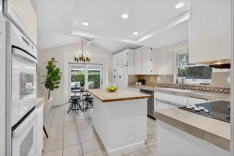 Kitchen - 1005 Harrington Way, Carmichael, CA 95608 photo 2 of 9
