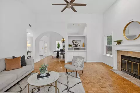 Living - 1005 Harrington Way, Carmichael, CA 95608 photo 5 of 8