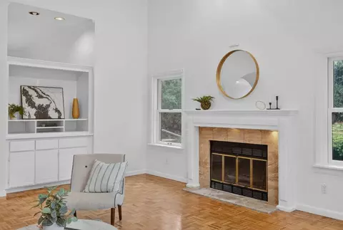 Living - 1005 Harrington Way, Carmichael, CA 95608 photo 4 of 8