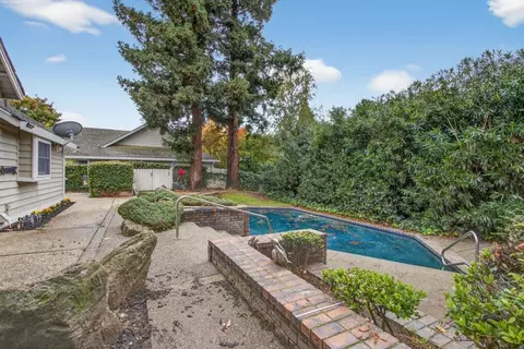 Exterior - 1005 Harrington Way, Carmichael, CA 95608 photo 6 of 10