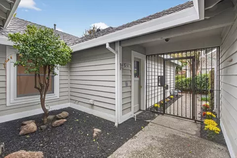 Exterior - 1005 Harrington Way, Carmichael, CA 95608 photo 2 of 10
