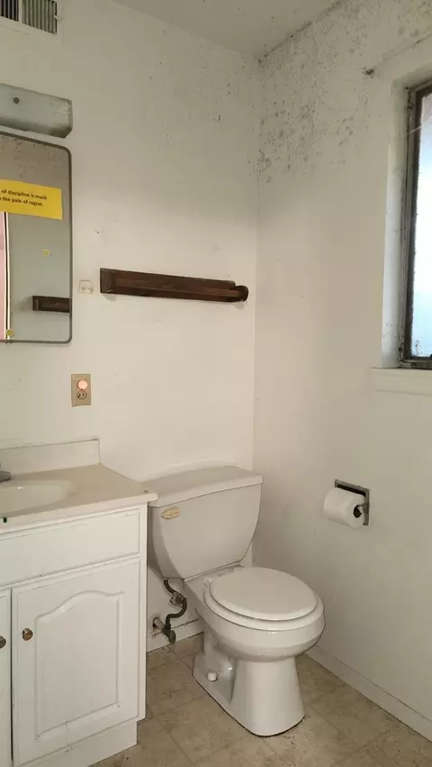 Bath - 499 Leven St, Grimes, CA 95950 photo 2 of 8