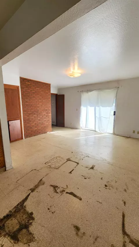 Living - 499 Leven St, Grimes, CA 95950 photo 2 of 9