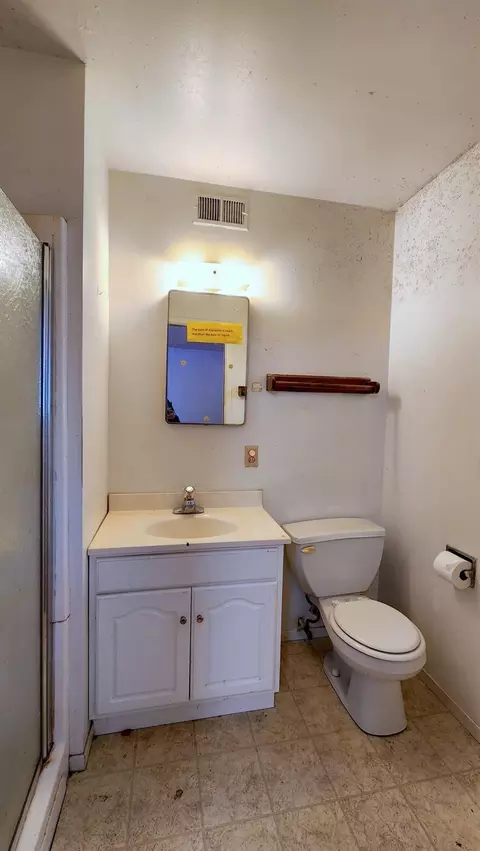 Bath - 499 Leven St, Grimes, CA 95950 photo 1 of 8