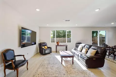 964 Vasey St, Winters, CA 95694 photo 2
