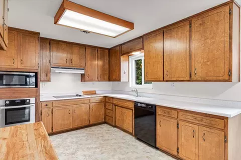 Kitchen - 2679 Lobo Ave, Merced, CA 95348 photo 4 of 7