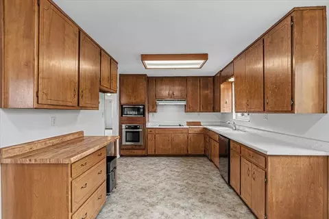 Kitchen - 2679 Lobo Ave, Merced, CA 95348 photo 2 of 7