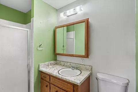 Bath - 2679 Lobo Ave, Merced, CA 95348 photo 1 of 3