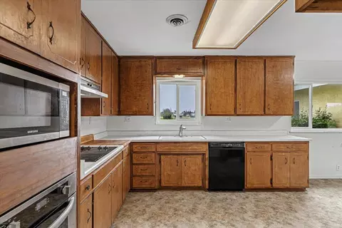 Kitchen - 2679 Lobo Ave, Merced, CA 95348 photo 1 of 7