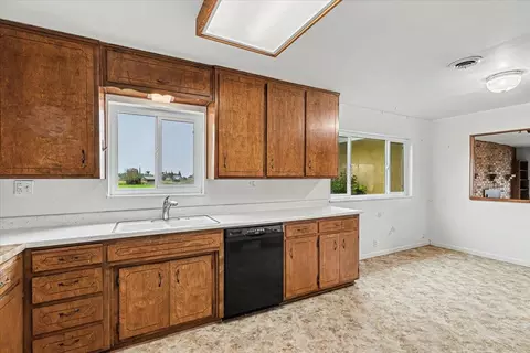 Kitchen - 2679 Lobo Ave, Merced, CA 95348 photo 7 of 7