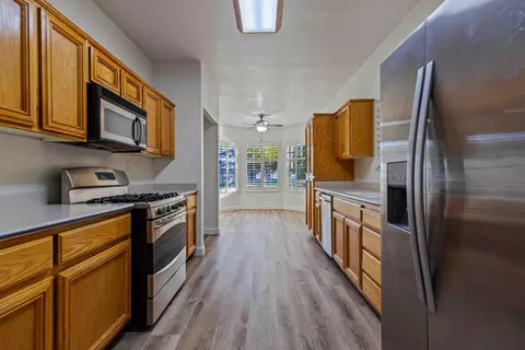995 W Springer Dr, Turlock, CA 95382 photo 11