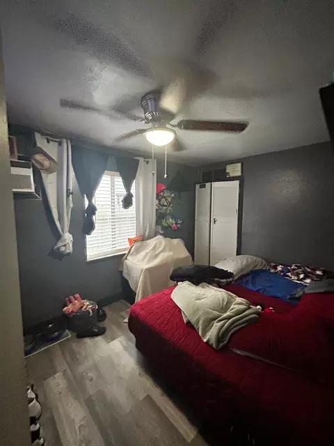 Bedroom - 921 Atlantic Dr, Modesto, CA 95358 photo 2 of 3