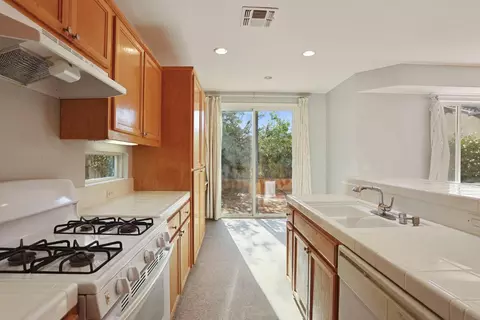 Kitchen - 2902 Campbell Ln, Tracy, CA 95377 photo 2 of 4
