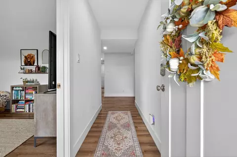 Entry Way - 1525 Vista Dr, Lodi, CA 95242 photo 1 of 3