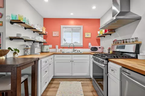 Kitchen - 1525 Vista Dr, Lodi, CA 95242 photo 1 of 4