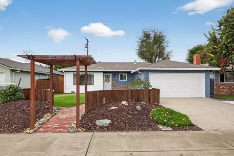 Exterior - 1525 Vista Dr, Lodi, CA 95242 photo 3 of 15