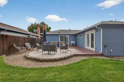 Exterior - 1525 Vista Dr, Lodi, CA 95242 photo 9 of 15