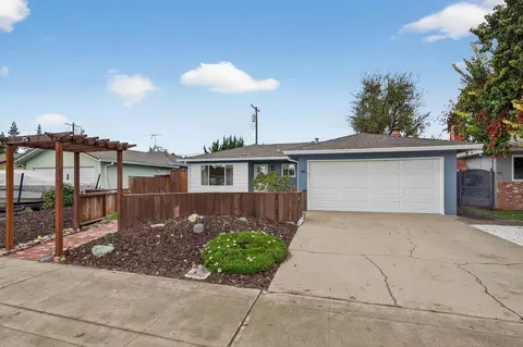 Exterior - 1525 Vista Dr, Lodi, CA 95242 photo 5 of 15