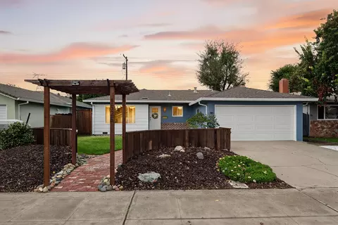 Exterior - 1525 Vista Dr, Lodi, CA 95242 photo 4 of 15