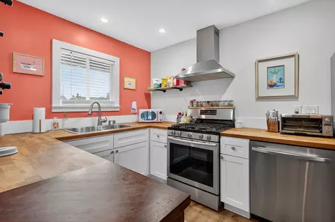 Kitchen - 1525 Vista Dr, Lodi, CA 95242 photo 4 of 4