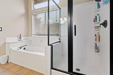 Bath - 4106 Copper Hill Ct, Antelope, CA 95843 photo 3 of 4