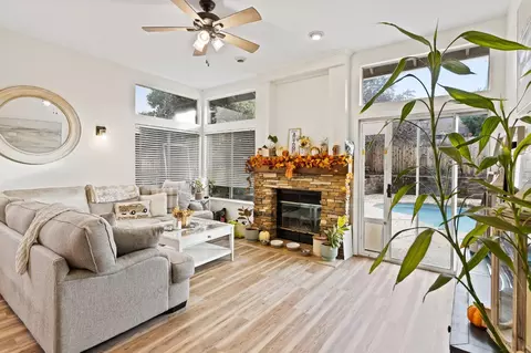 Living - 4106 Copper Hill Ct, Antelope, CA 95843 photo 2 of 4