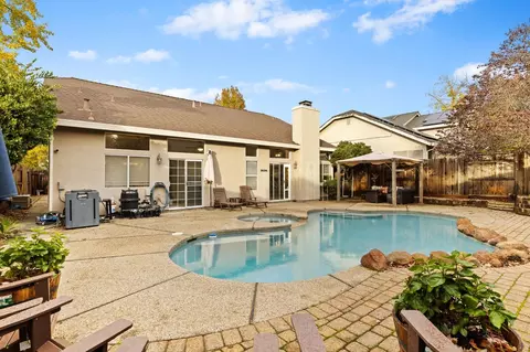 Exterior - 4106 Copper Hill Ct, Antelope, CA 95843 photo 4 of 5