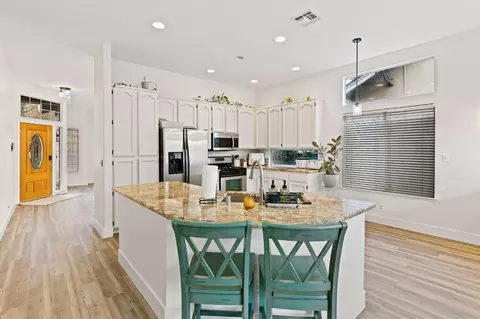 Kitchen - 4106 Copper Hill Ct, Antelope, CA 95843 photo 2 of 4