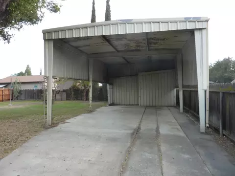 Exterior - 3918 E 4th St, Stockton, CA 95215 photo 5 of 7