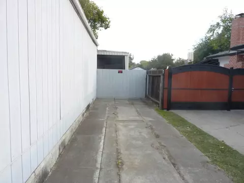 Exterior - 3918 E 4th St, Stockton, CA 95215 photo 4 of 7