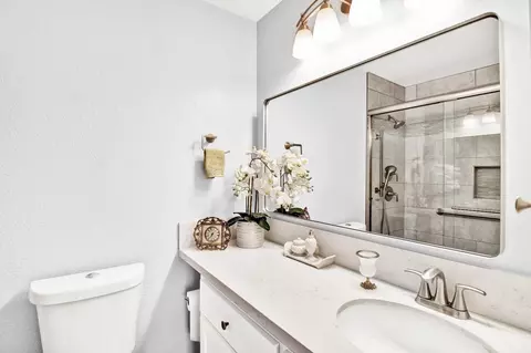 Bath - 2249 Camborne Dr, Modesto, CA 95356 photo 2 of 3