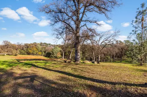 23003 Darkhorse Dr, Auburn, CA 95602
