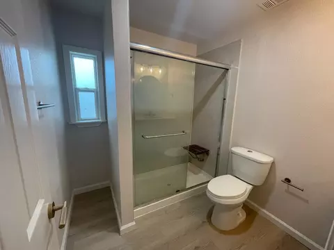 Bath - 2421 Hackberry, Stockton, CA 95205 photo 4 of 5