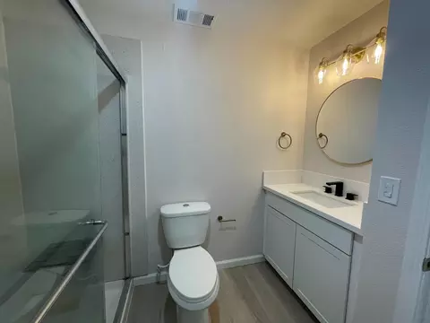 Bath - 2421 Hackberry, Stockton, CA 95205 photo 5 of 5