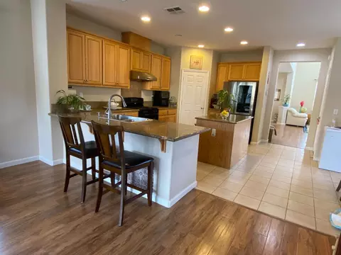 Kitchen - 20848 Shrub Oak Dr, Patterson, CA 95363 photo 4 of 5