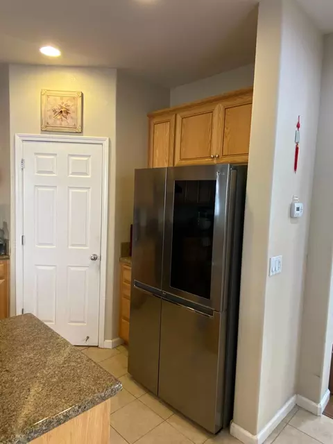 Kitchen - 20848 Shrub Oak Dr, Patterson, CA 95363 photo 3 of 5