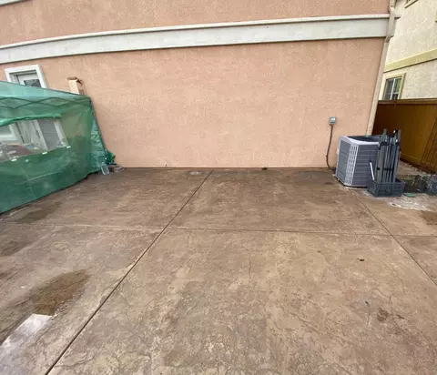 Exterior - 20848 Shrub Oak Dr, Patterson, CA 95363 photo 5 of 6