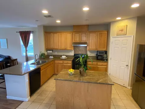 Kitchen - 20848 Shrub Oak Dr, Patterson, CA 95363 photo 1 of 5