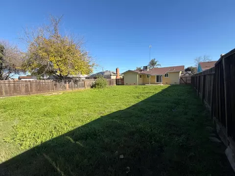 Exterior - 725 Sycamore Ave, Gustine, CA 95322 photo 7 of 7