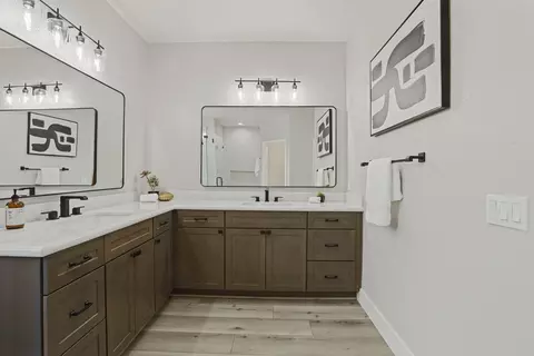 Bath - 322 Kelley Mist Ct, Tracy, CA 95377 photo 8 of 8