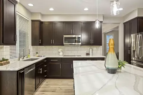 Kitchen - 322 Kelley Mist Ct, Tracy, CA 95377 photo 6 of 8