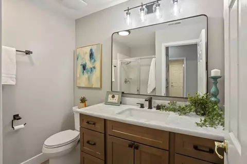 Bath - 322 Kelley Mist Ct, Tracy, CA 95377 photo 1 of 8